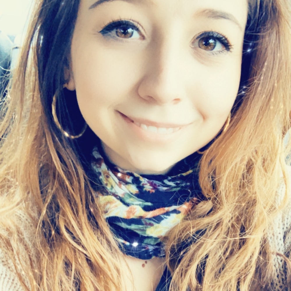 Meet your Posher, Alicia